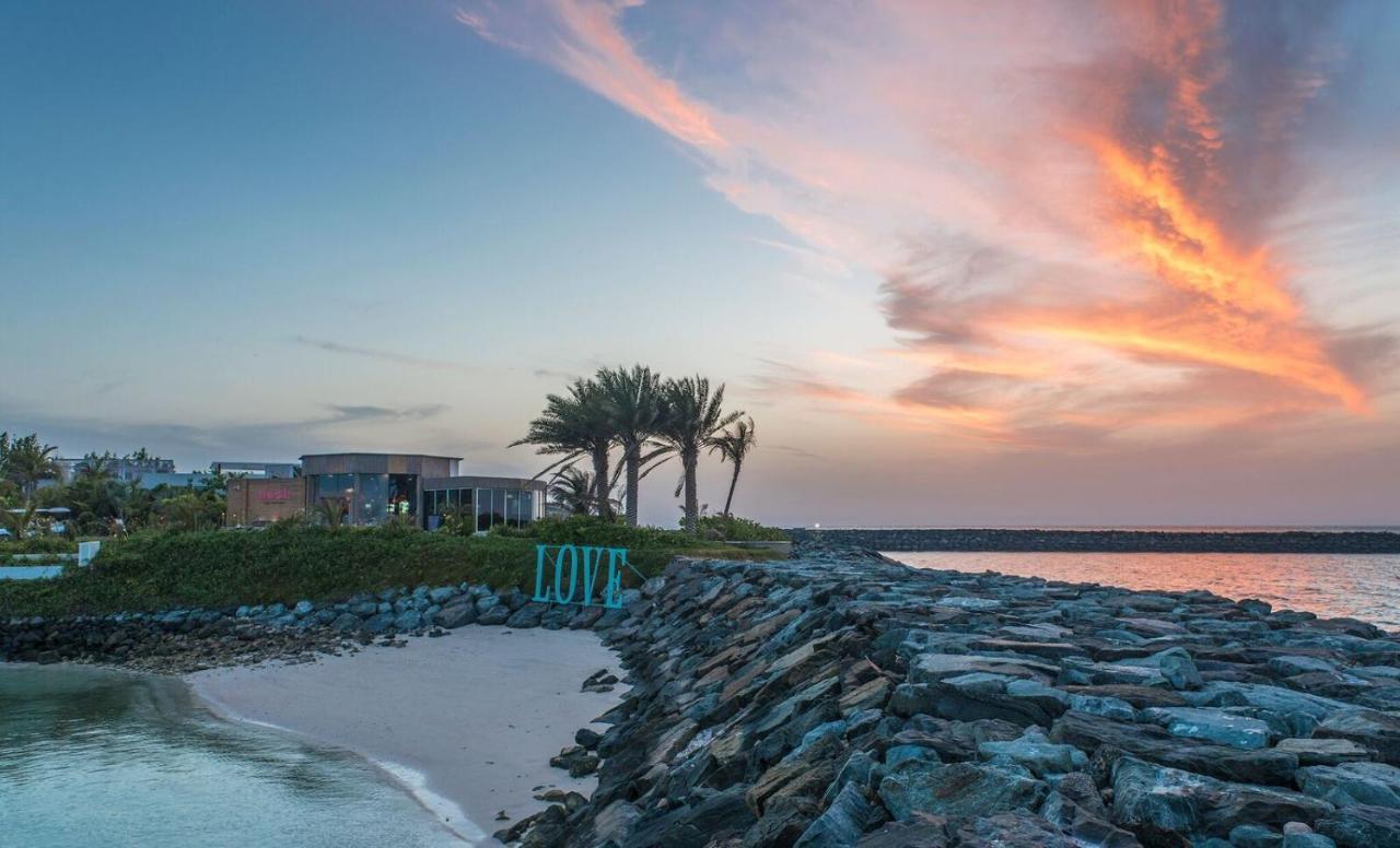 ซาย่า นูไร ไอแลนด์ รีสอร์ต Hotel อาบูดาบี ภายนอก รูปภาพ Sunset at Al Bandar, Al Reef, Abu Dhabi